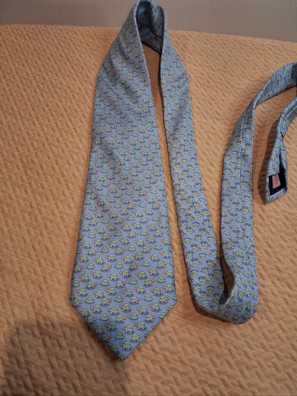 Vineyard Vines Blue W/ Turtle Print Silk Tie